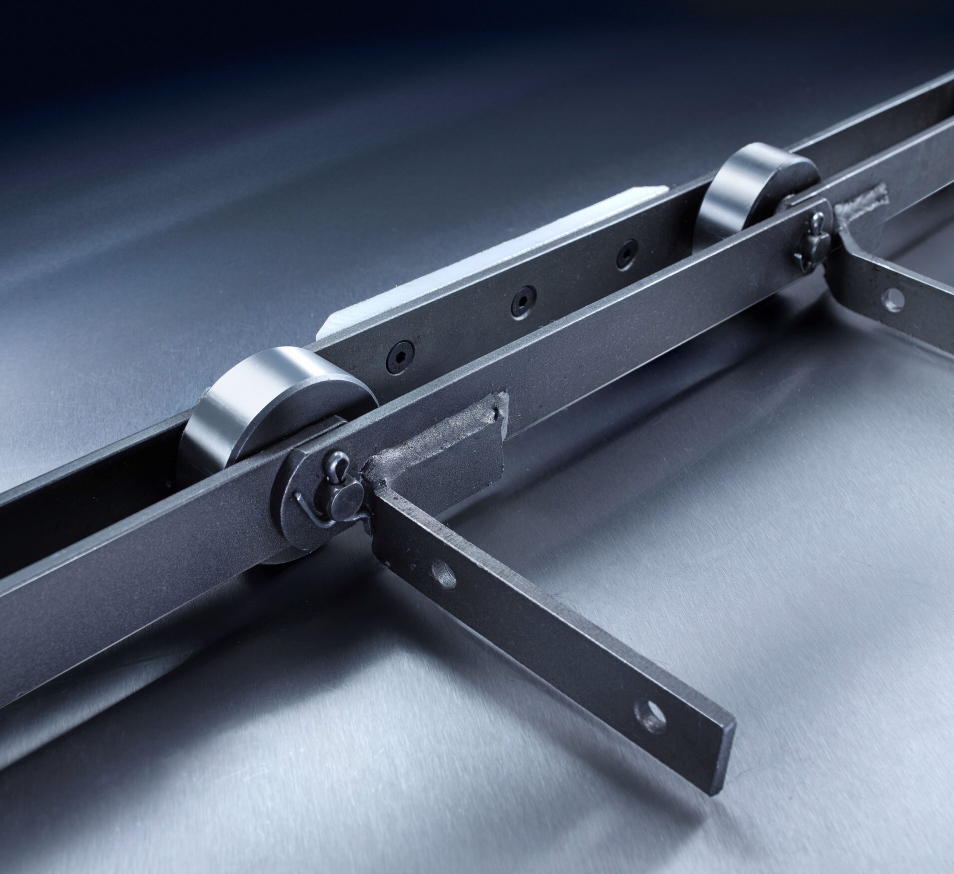ELITE · Brand product example: Attachment chains