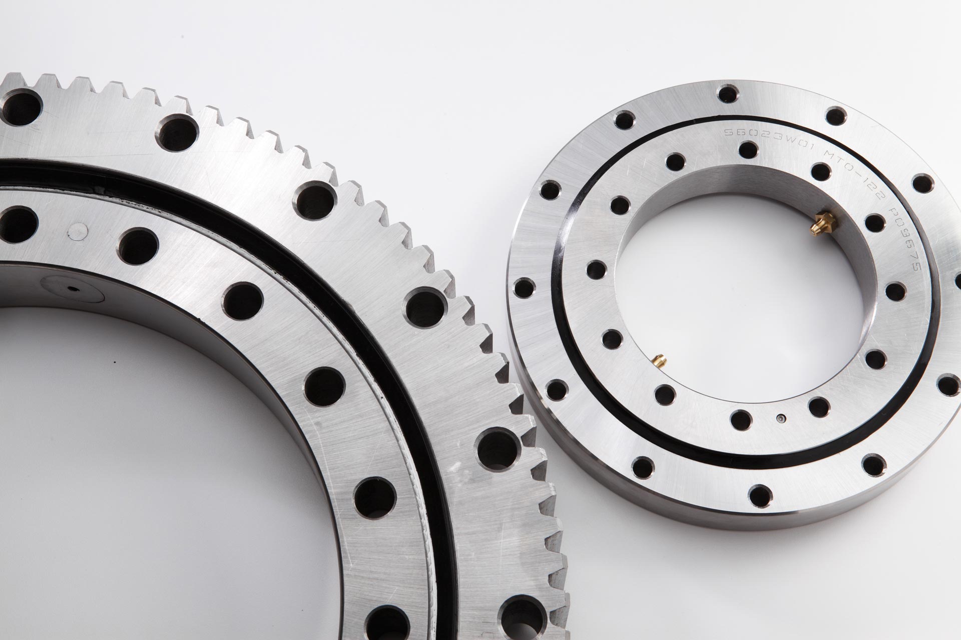SILVERTHIN · Brand product example: Slewing bearings · 2 / 2